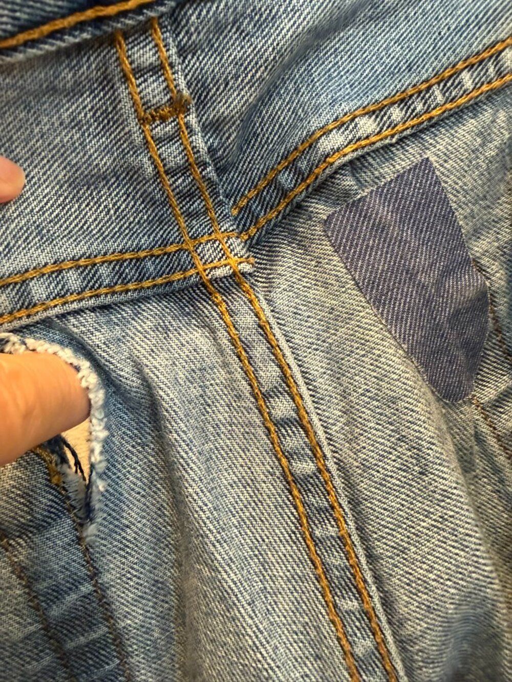 Levi’s 550 Relaxed Fit Jeans W33 L32 • Men’s Denim • Broken‑In • Pocket Patch - Picture 8 of 16